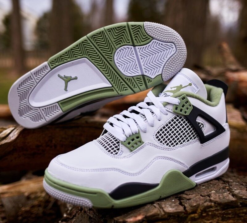 Jordan 4 Retro Seafoam (Women's)