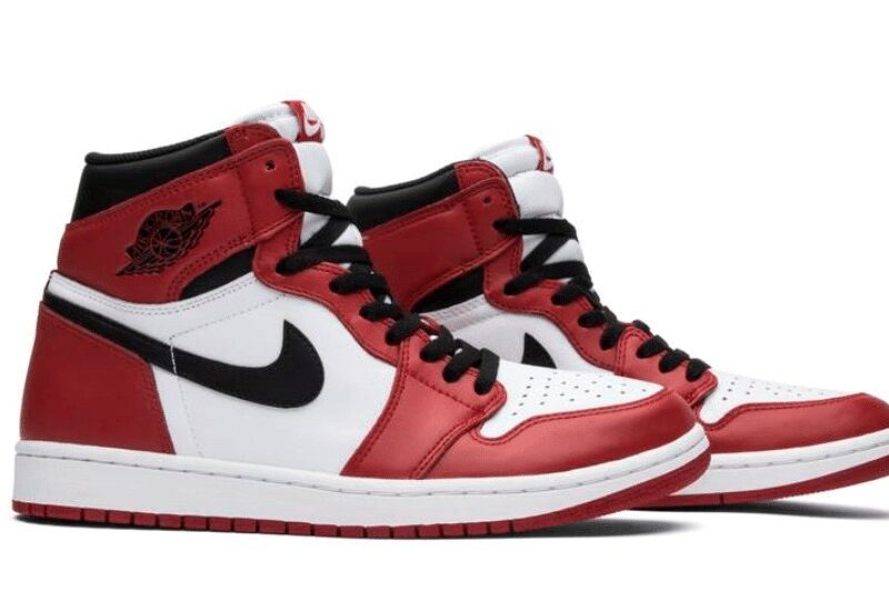 Air Jordan 1 Retro High OG Chicago