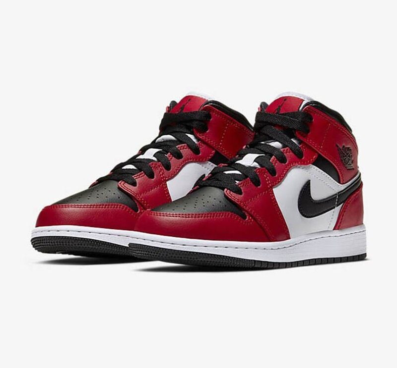 Jordan 1 Mid Chicago Black Toe 554724