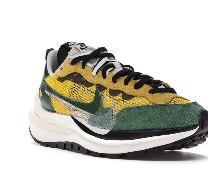 Nike Vaporwaffle sacai Tour Yellow Stadium Green