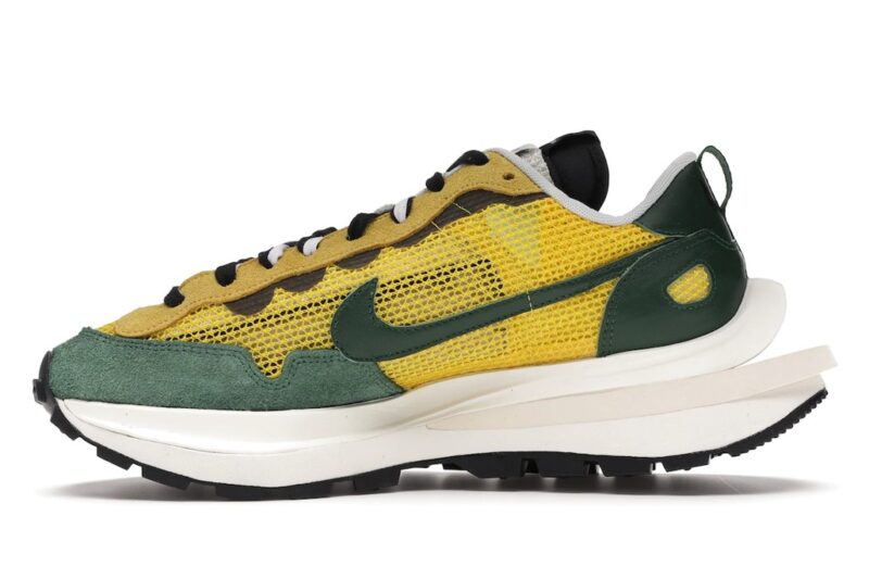 Nike Vaporwaffle sacai Tour Yellow Stadium Green