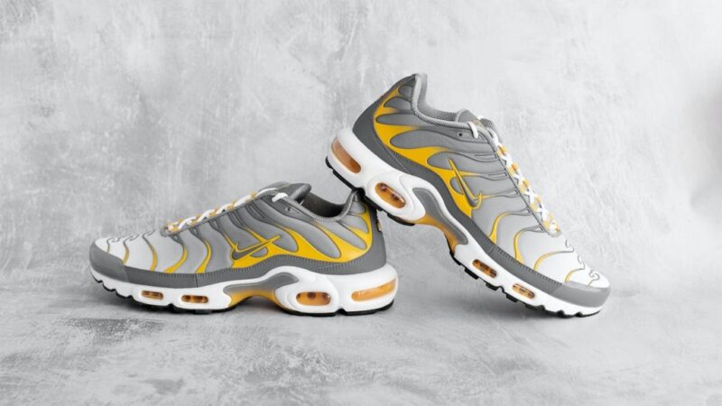 Nike Air Max Plus Particle Grey Dark Sulphur